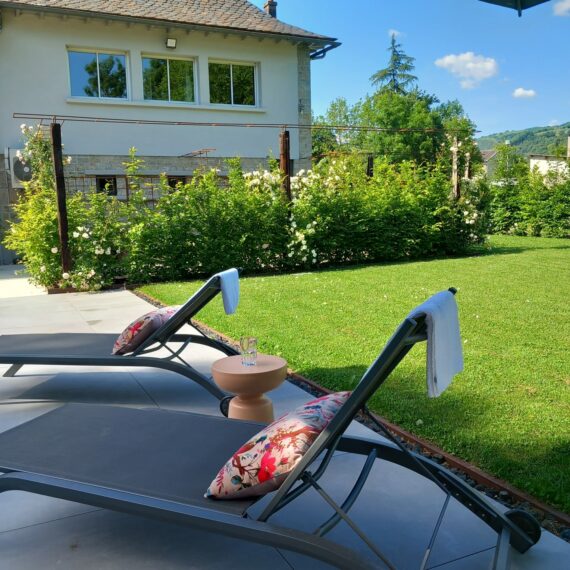 Jardin avec piscine Oustal del Riu
